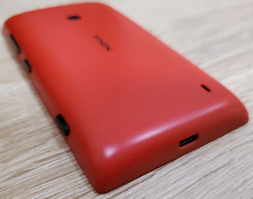 Tелефон Nokia Lumia 520