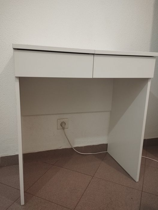 Mesa com cadeira