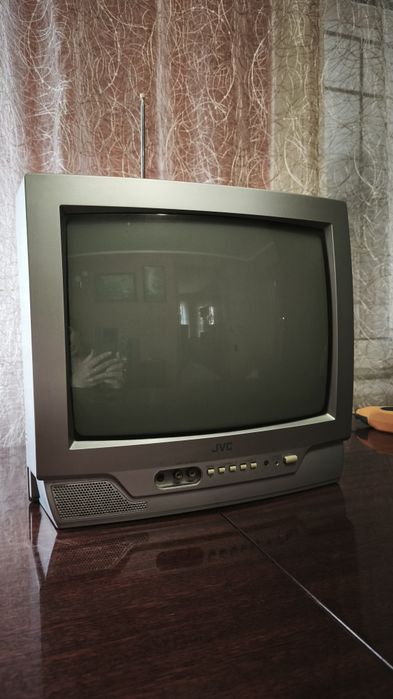 Телевізор JVC маленький