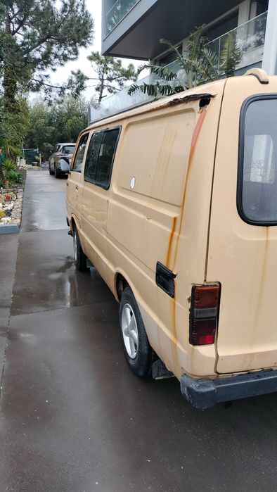 Toyota Hiace 1981 (troca por mota 50cc)