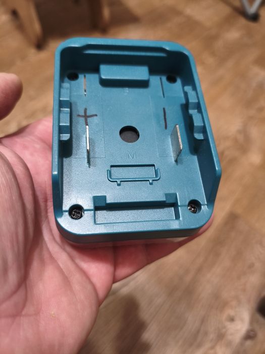 Зарядное устройство-повербанк 140W для Makita LXT (6A, PD 3.1, QC 3.0)