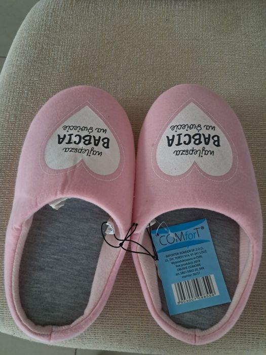 Kapcie z napisem najlepsza BABCIA  na świecie
