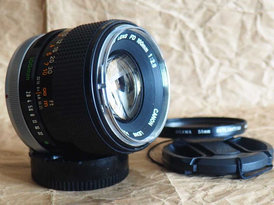 Obiektyw Canon FD 100mm f2.8 ”Silver Ring”.