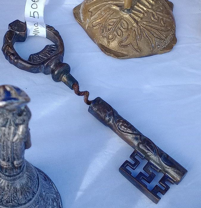 Vendo chave/ saca rolhas muito antiga para decoração ou colecionadores