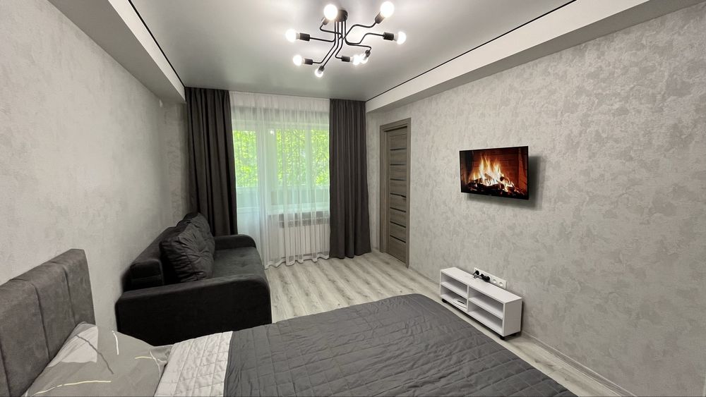 Подобово!Посуточно!Оренда!Затишна та чиста квартира!ЦЕНТР. 2-й ПОВЕРХ!