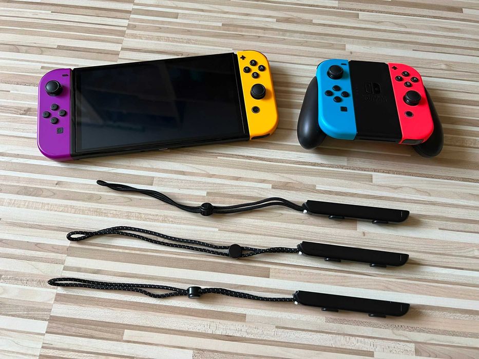 Nintendo Switch Oled 64GB + karta pamięci 128GB i wiele innych