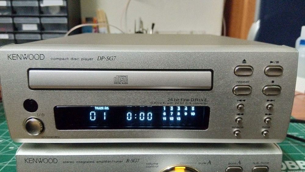 Mini aparelhagem som Kenwood SG7 (2 módulos)