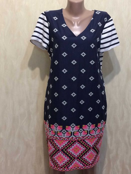 Сукня з вишивкою vilagallo, р.50