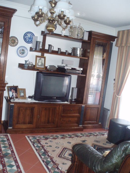 Móvel de sala e cristaleira