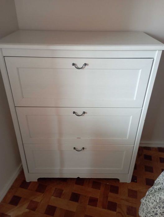 Armário branco quarto