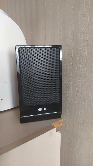 Продаю Домашний кинотеатр LG XH-T5020X