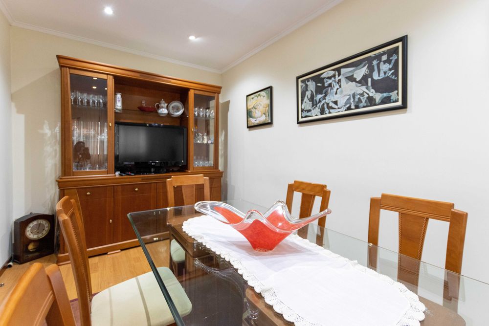 Andar de Moradia T5 em Oliveira do Douro