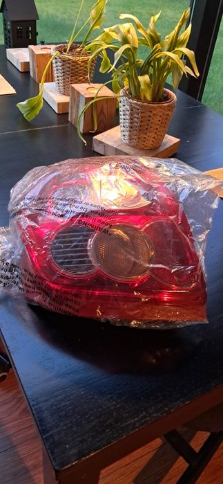 Lampa prawa tylnia Toyota Auris I gen.