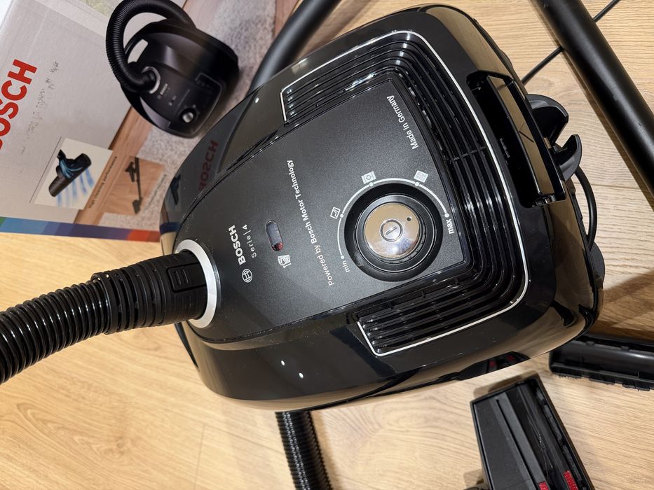 Aspirador Bosch Serie 4 (Garantia 3 anos)