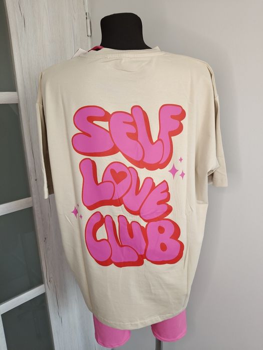 Nowy oversajz t-shirt