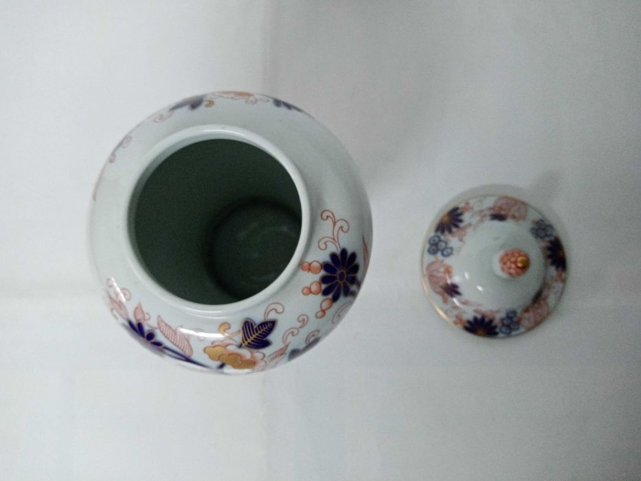 Vista Alegre - Pote com tampa em porcelana