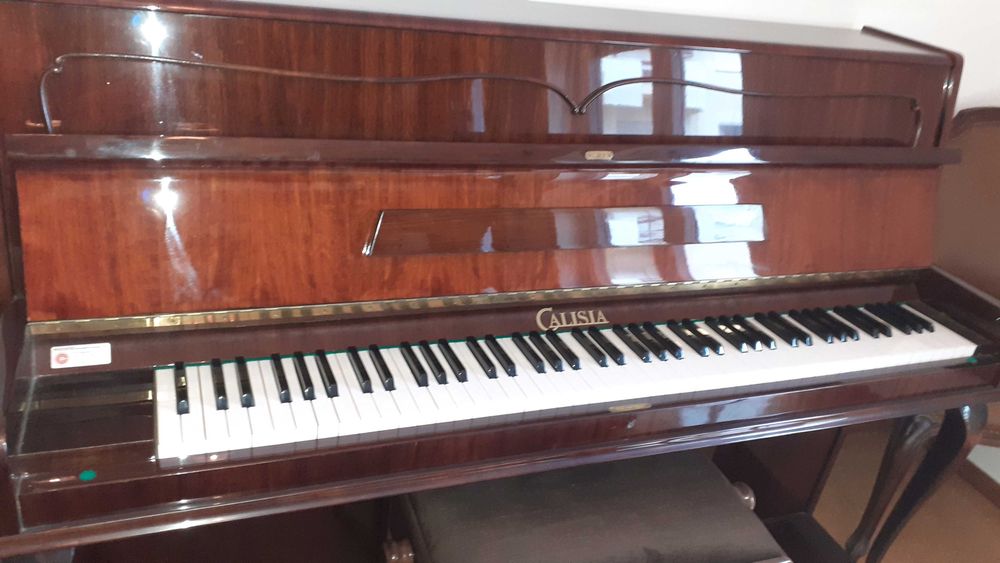 Piano vertical CALISIA