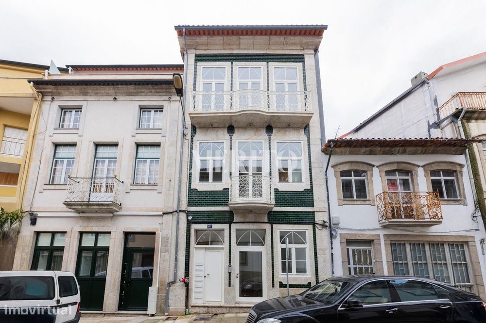 Apartamento T1+1  em prédio renovado na zona histórica de Braga