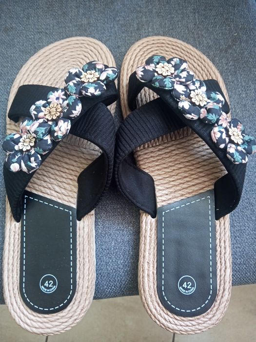 Nowe klapki damskie na lato