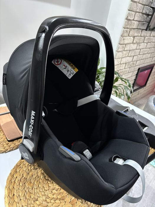 Fotelik nosidełko łupina Maxi Cosi Cabriofix I-size z bazą ISOFIX
