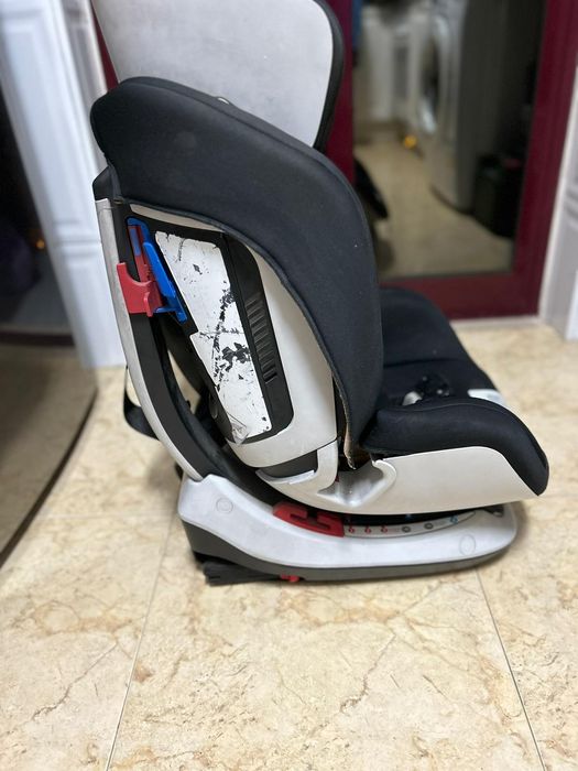 Vendo 3 peças:cadeira Chicco auto isofix, cadeira alimentação e cadeira transporte até 12 anos