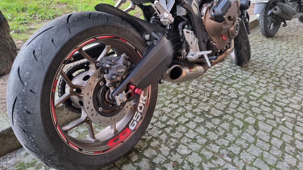 Honda CB650R 2025 E-clutch