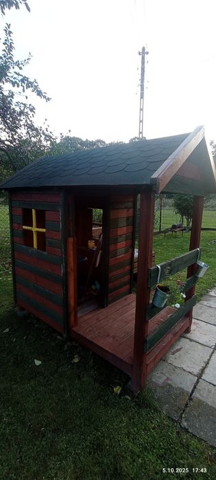 Domek drewniany dla dzieci