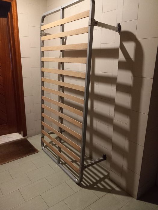 Estrado para cama: Largura 1,50 Comprimento 1,85 Altura 37cm