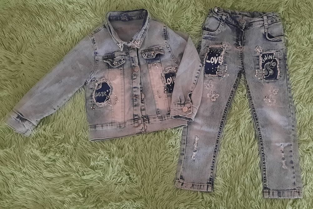 Джинсовий костюм