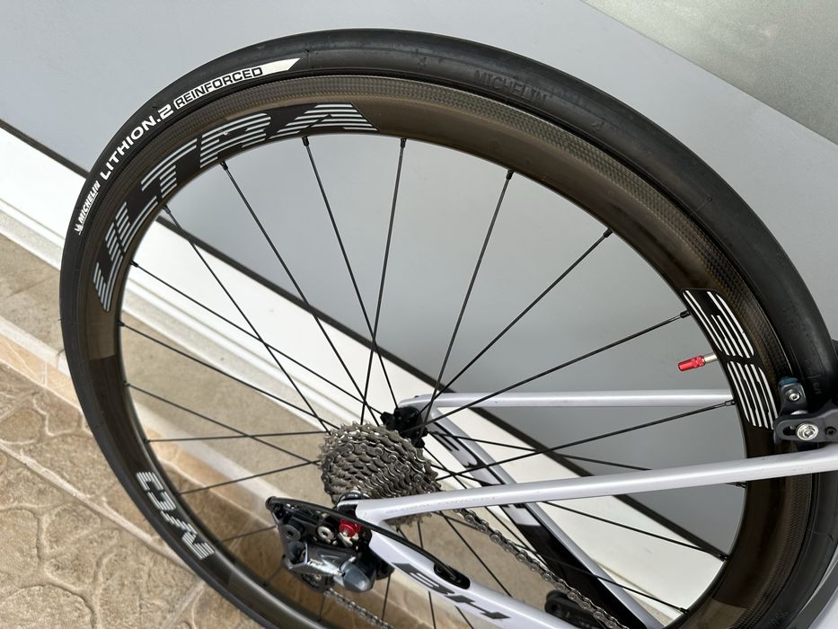 Bicicleta de estrada - Rodas em carbono