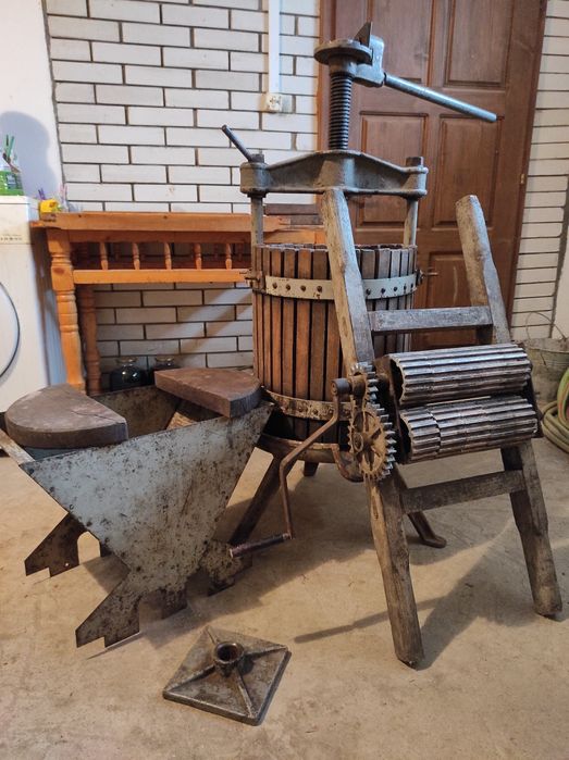 Прес для винограду + млин