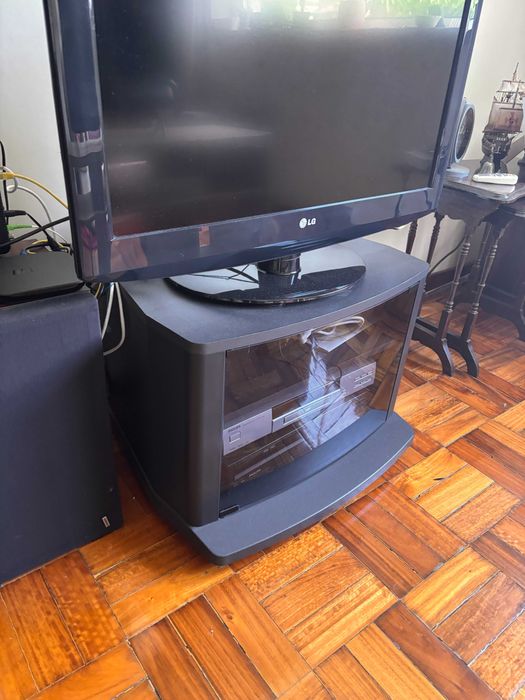 Móvel para TV com vidro