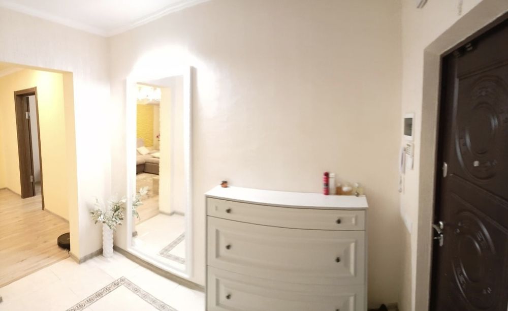 Продам 5ти ком ул  Калнышевского-Дорошенко Хортицький мкр-н сертифікат