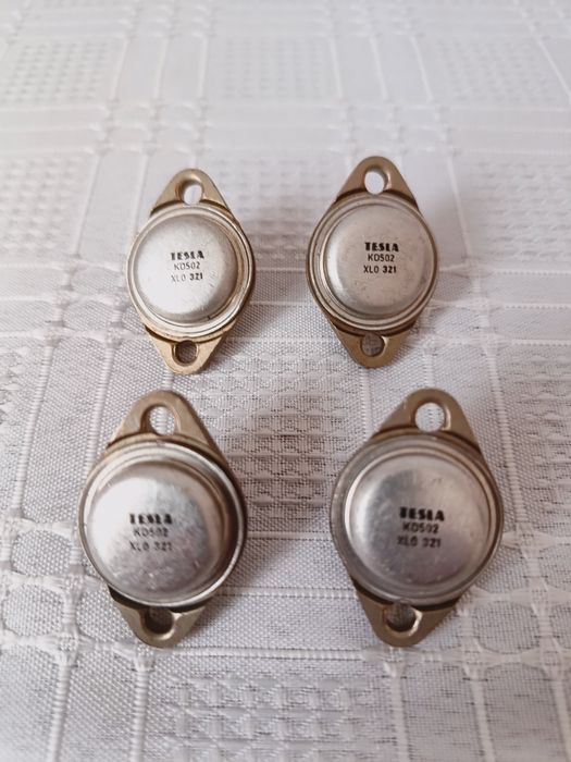 Tranzystory napięcia, Tesla, cztery sztuki