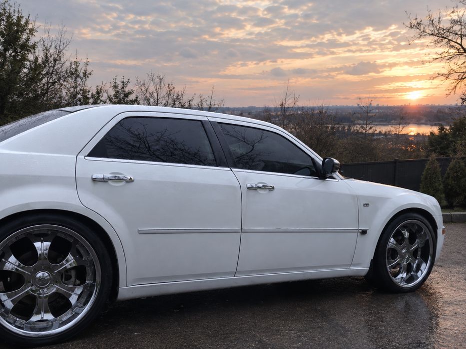 продам CHRYSLER 300C