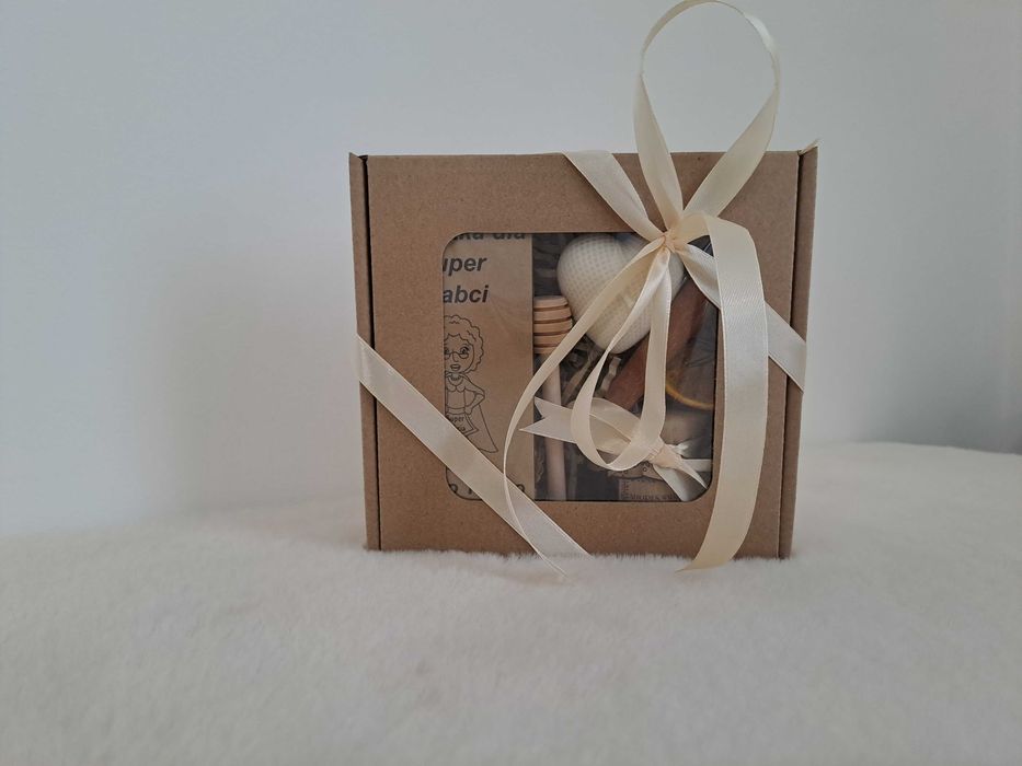 Zestaw prezent dla babci herbata man-tan,miód,czerpak,świeczka sojowa