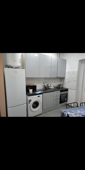 Quarto Póvoa de santa iria 200m da Estacão