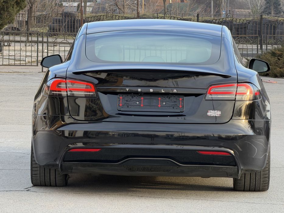 TESLA PLAID 2024 1033 к.с.