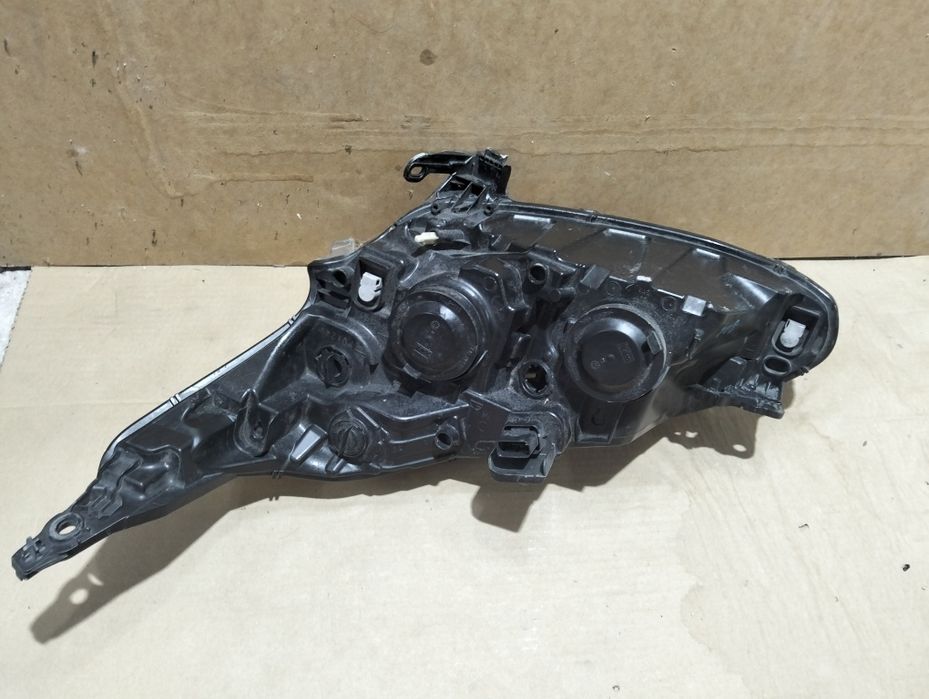 Lampa peugeot 208 prawa
