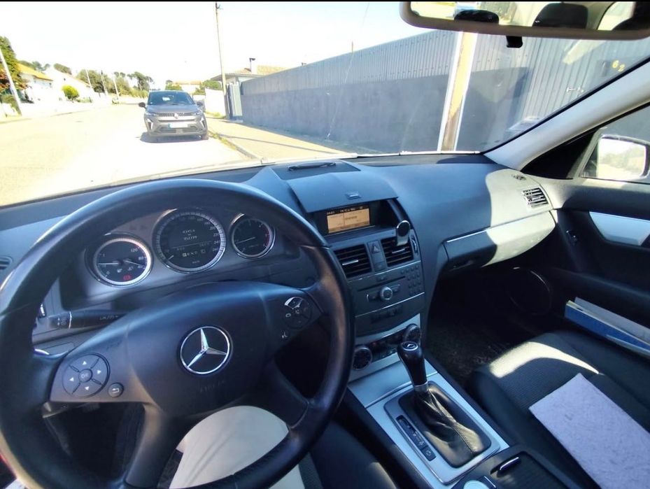 Mercedes-Benz 220 — fotografia 4