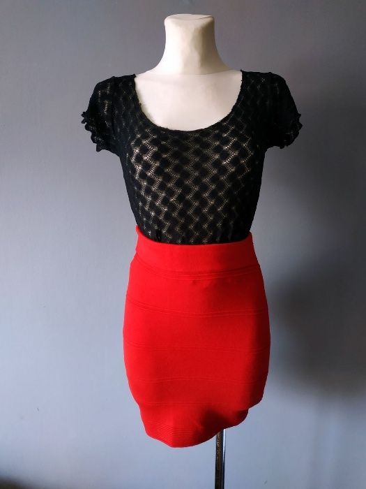 Czerwona spódnica z dzianiny - rozmiar XS