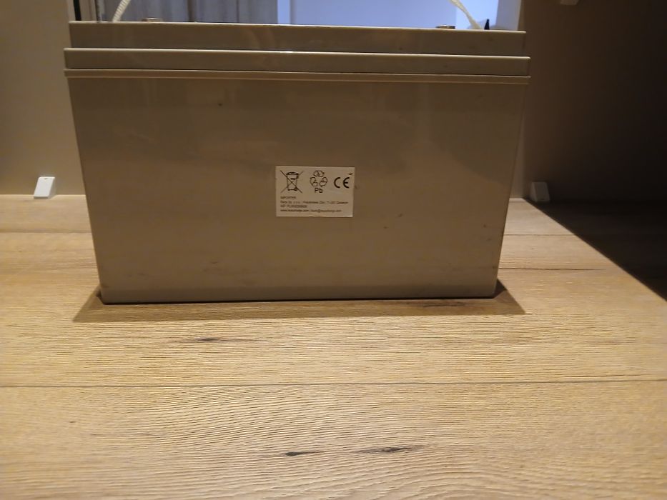 Alumulatory tuborg 100ah 12v dwie sztuki
