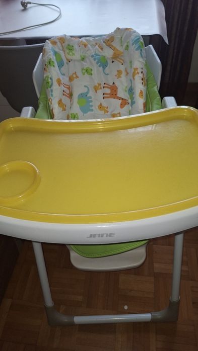 Cadeira de refeições de bebé