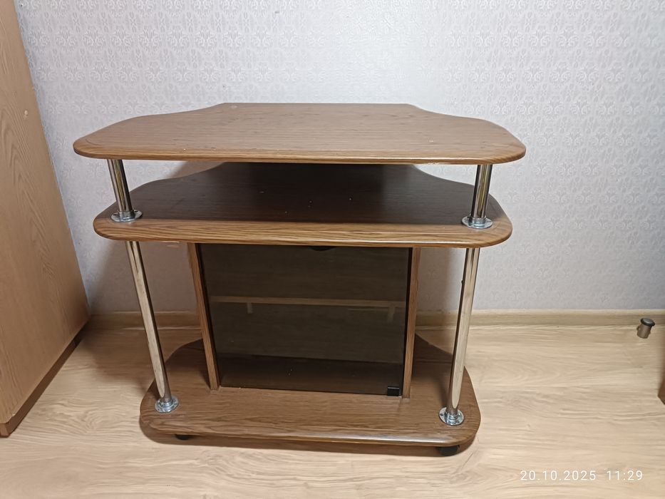 Продам тумбочку під телевізор