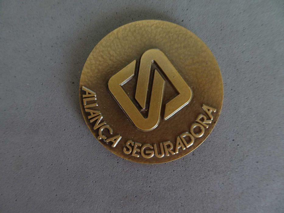 Medalha Aliança Seguradora Escritórios Regionais Maia 1981 Formação