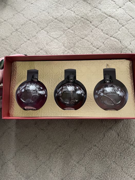 Геоь для душу Molton Brown Festive Bauble Collection,