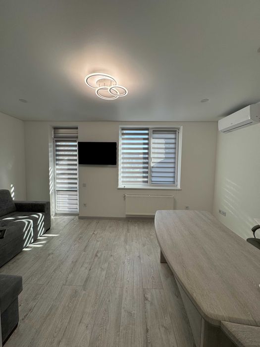 Шпаклівка стін та стель фарбування Ремонт будинку котеджа під ключ