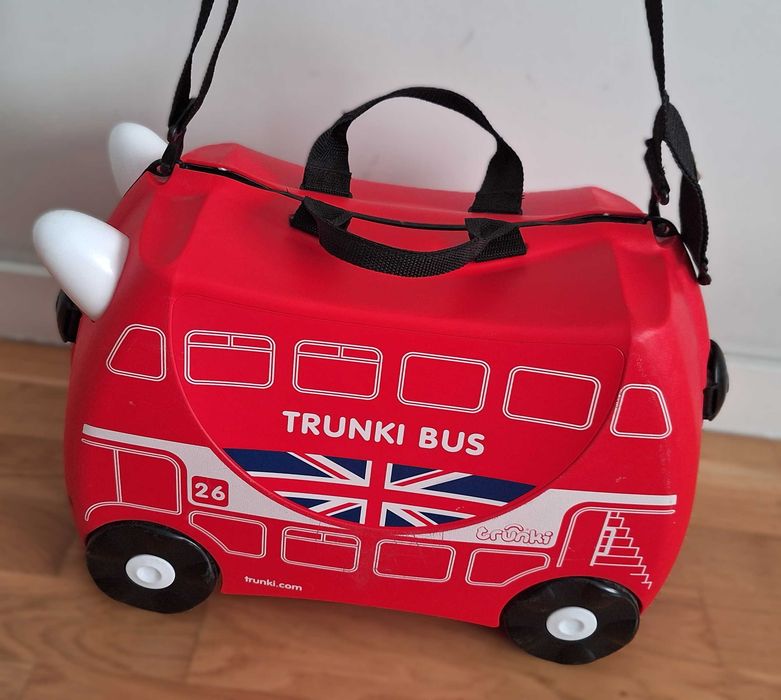 Walizka dla dzieci TRUNKI czerwona BUS