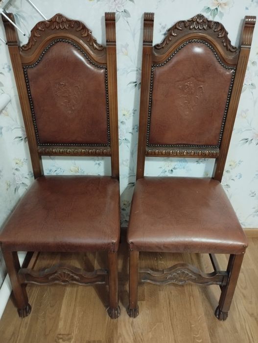 Продам стільці шкіряні