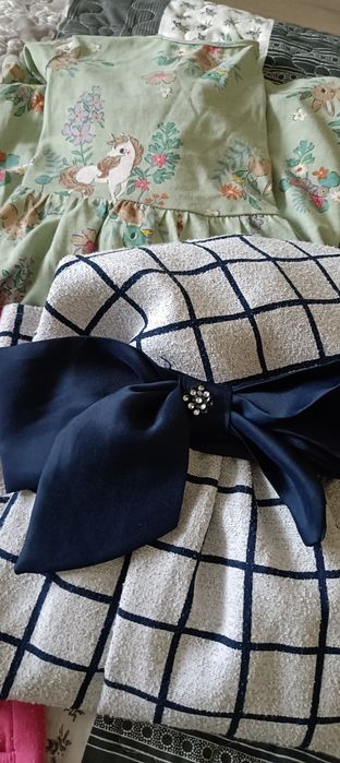 Sukienka 116/122 +gratisy